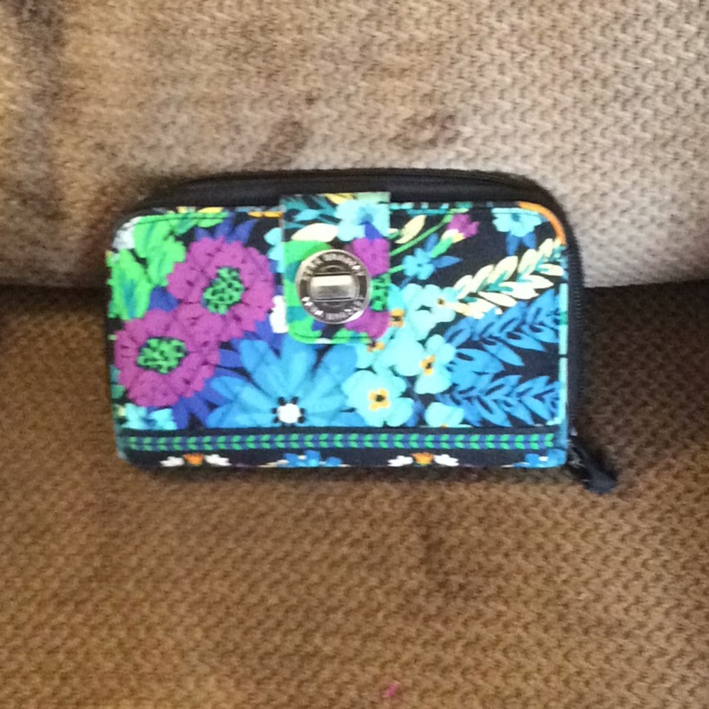 Vera Bradley turn key wallet